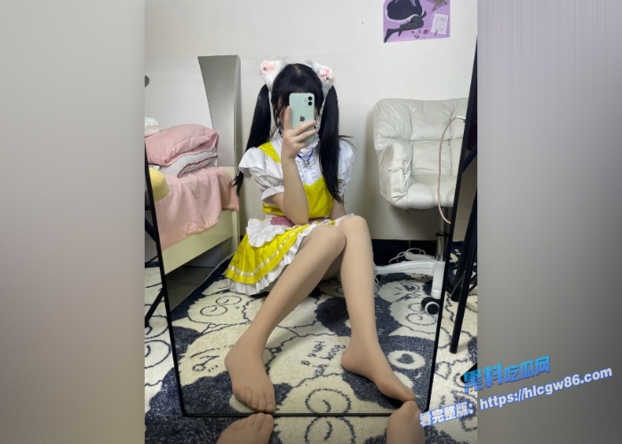 02年极品萝莉大学生小雨酒店露脸狂欢 2 02年极品萝莉大学生小雨酒店露脸狂欢 2