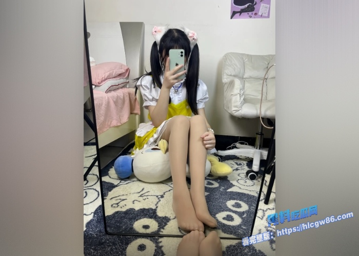 02年极品萝莉大学生小雨酒店露脸狂欢 4 02年极品萝莉大学生小雨酒店露脸狂欢 4
