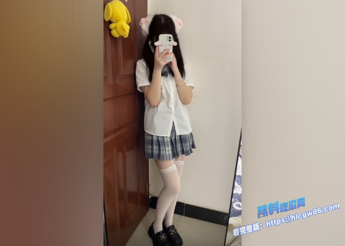 02年极品萝莉大学生小雨酒店露脸狂欢 5 02年极品萝莉大学生小雨酒店露脸狂欢 5