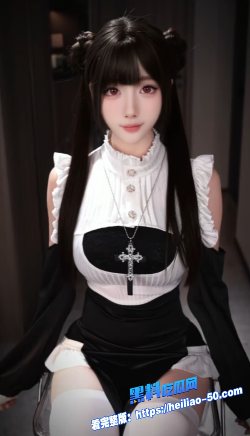 抖音网红奶瑶妹妹黑色性感旗袍骚舞甜妹大波狂晃吸睛无数这波诱惑直接把人看硬了 2