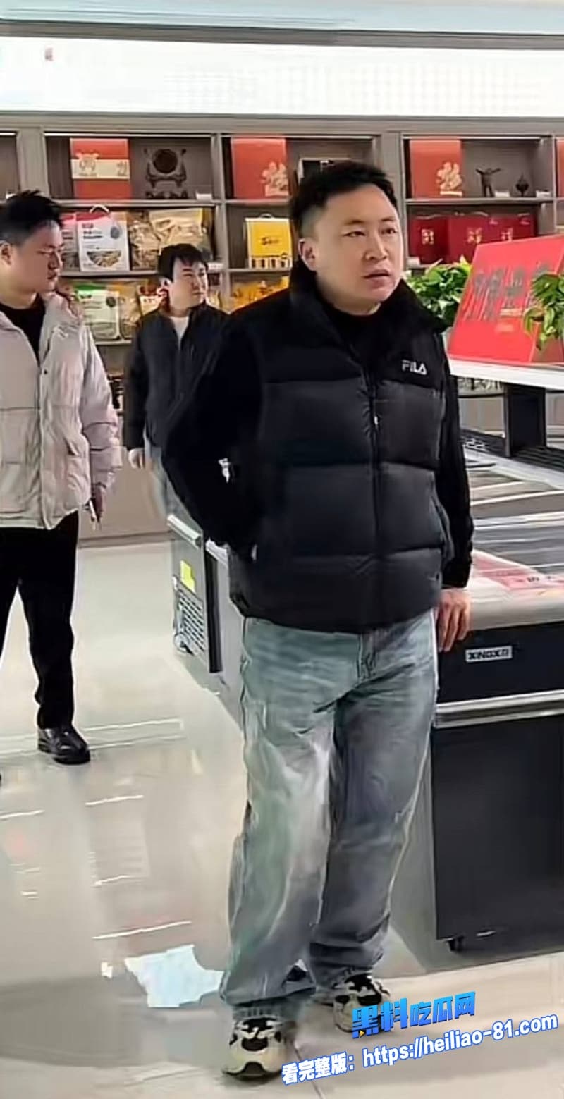 抖音百万网红蹄哥我挺爱许成林再爆丑闻被女粉丝实名爆料私下聊骚约炮女粉完事后提上裤子翻脸不认人2