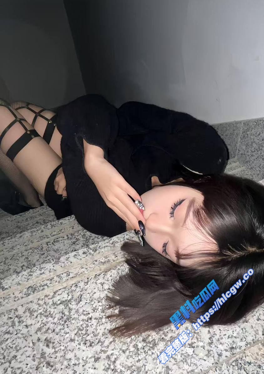 沈阳女大学生 刘欣语 道具自慰视频泄密 表面是个学生 私下却是淫荡精神小妹！4