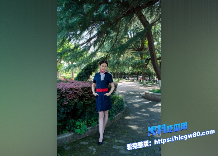 国模欣茹大尺度户外露出私拍流出淡淡的少妇感配上OL制服简直绝了1