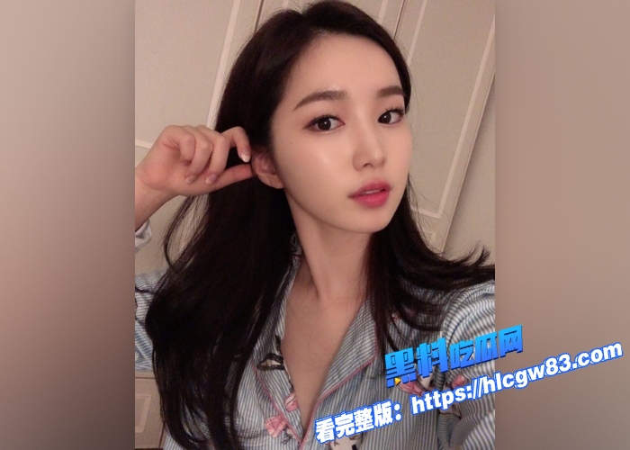 极品身材白富美空姐女神与富二代男友露脸自拍流出长腿女神奶大肤白被男友当肉便器花式爆操各种体位轻松驾驭图 7