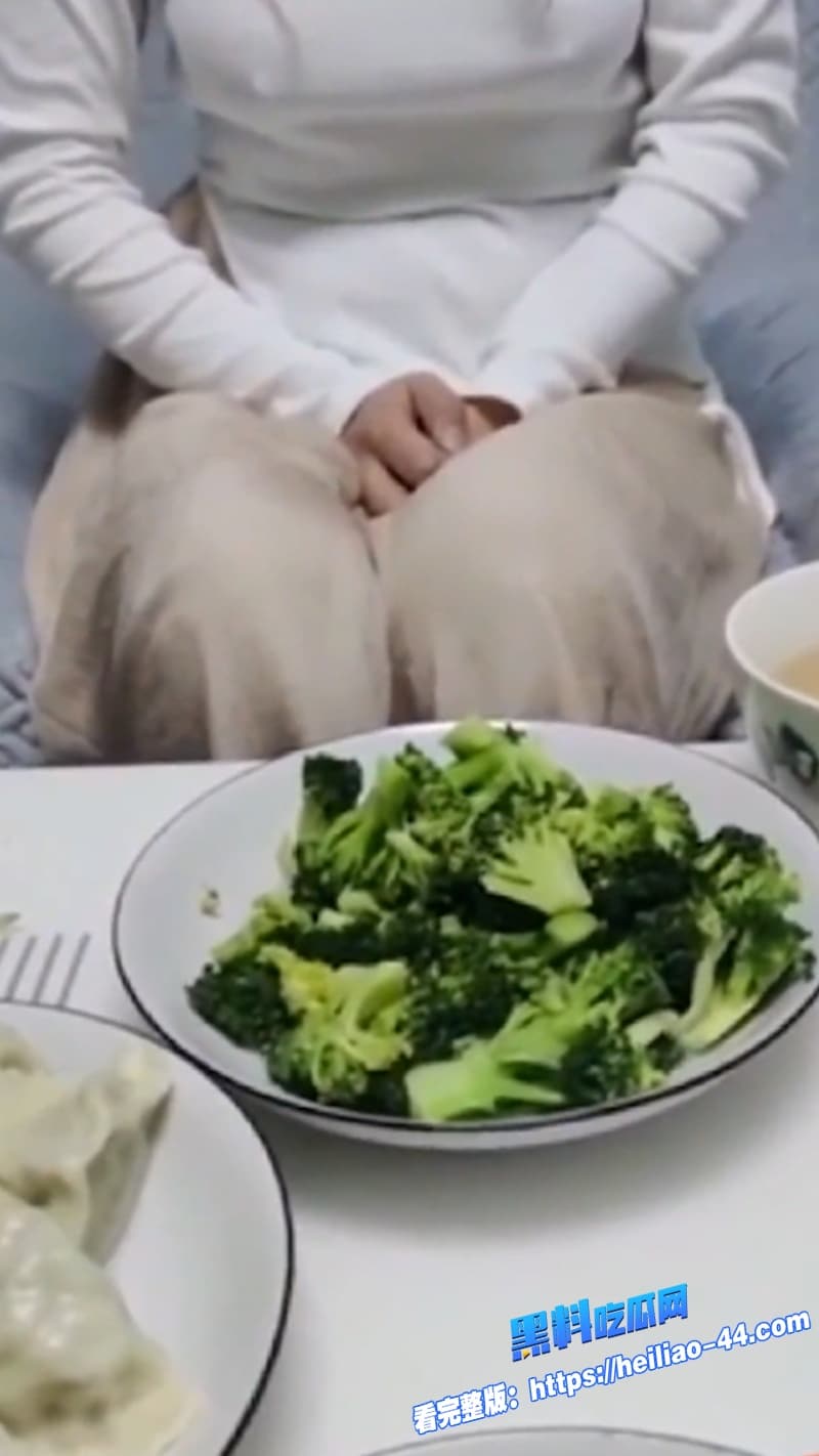真实叔嫂乱伦大哥意外去世弟弟强上骚货嫂子无套后入疯狂打桩看的小编下面都硬了9 真实叔嫂乱伦大哥意外去世弟弟强上骚货嫂子无套后入疯狂打桩看的小编下面都硬了9