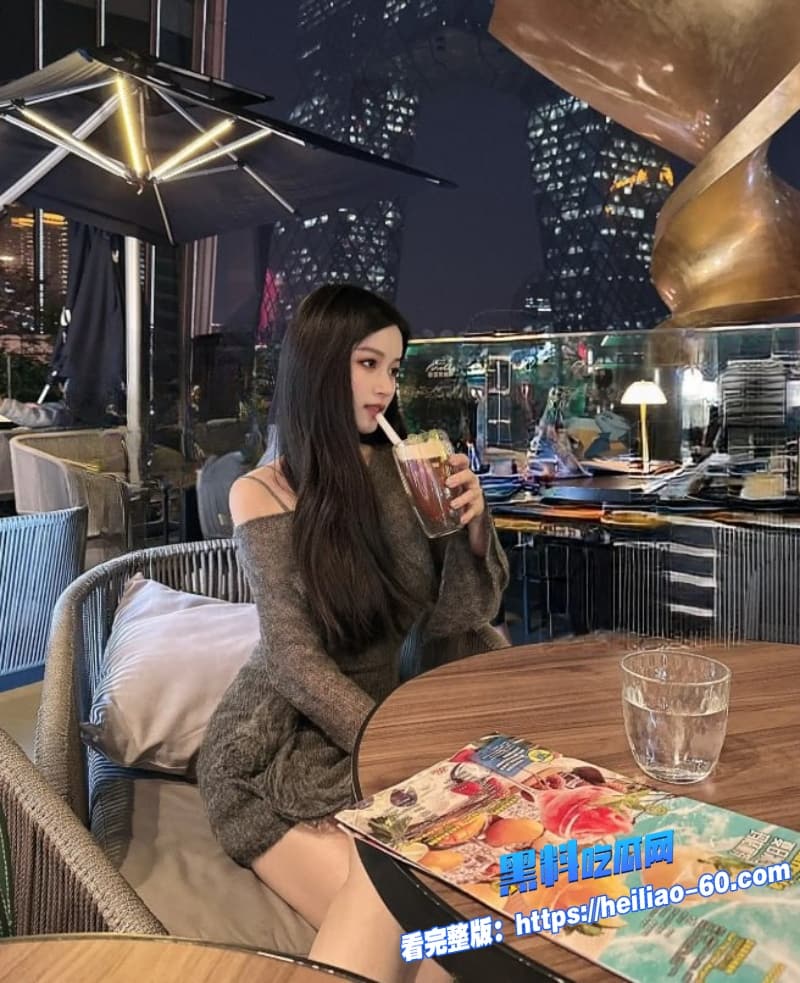 真实兄妹乱伦妹妹陪哥哥钓鱼尿尿勾引河边小树林里跪舔巨屌后翘屁股被无套狂干浪叫高潮 15