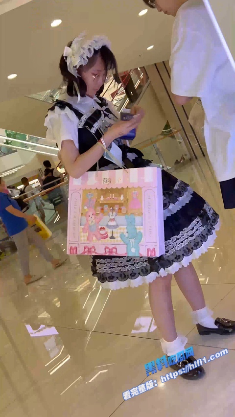 街头抄底偷拍!大型商场一路跟踪 洛丽塔 妹子竟然是透明内裤 清晰看到多毛小粉鲍!10 街头抄底偷拍!大型商场一路跟踪 洛丽塔 妹子竟然是透明内裤 清晰看到多毛小粉鲍!10