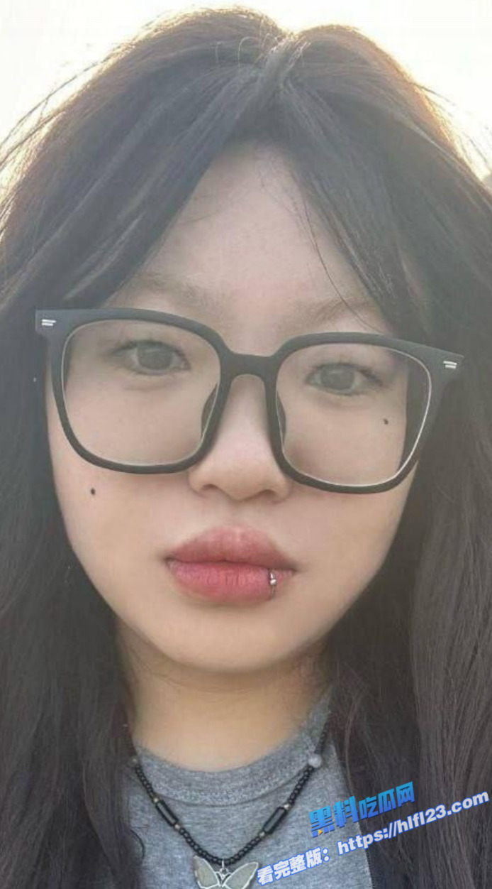 19岁合肥大一女生 刘佳乐 清纯外表下的惊人反差 私密视频曝光引热议！2