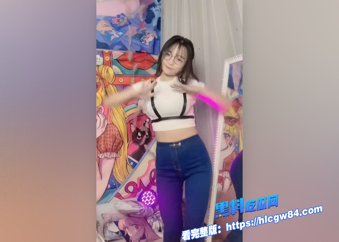 快手舞蹈主播 周周乖仔 最新定制裸舞视频流出 舞姿热情似火 全裸乳摇卡点节奏感十足！ 3