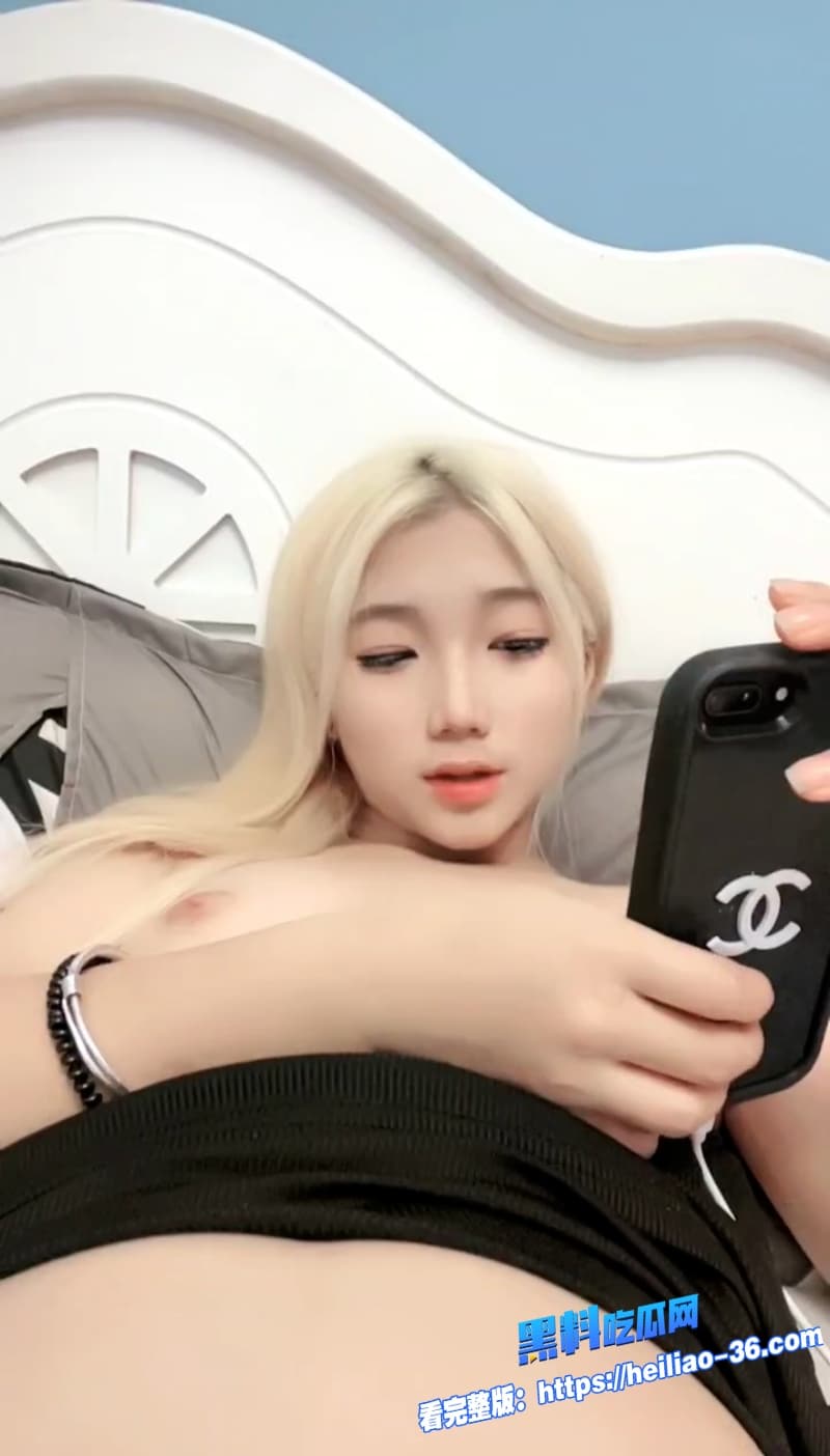 精神小妹黄毛骚货道具自插高潮把自己玩到喷水浪叫这个反差黄毛越看越上头11