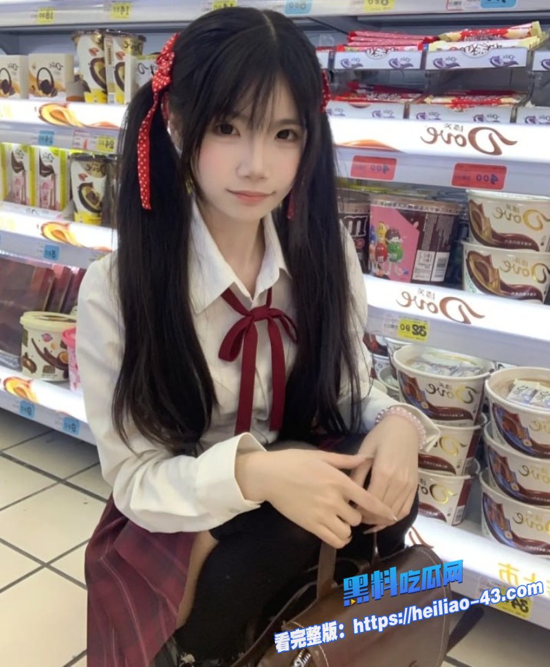 双马尾萝莉白丝体操服直播下海被炮友疯狂打桩举手机小哥看得受不了直接扶屌加入1