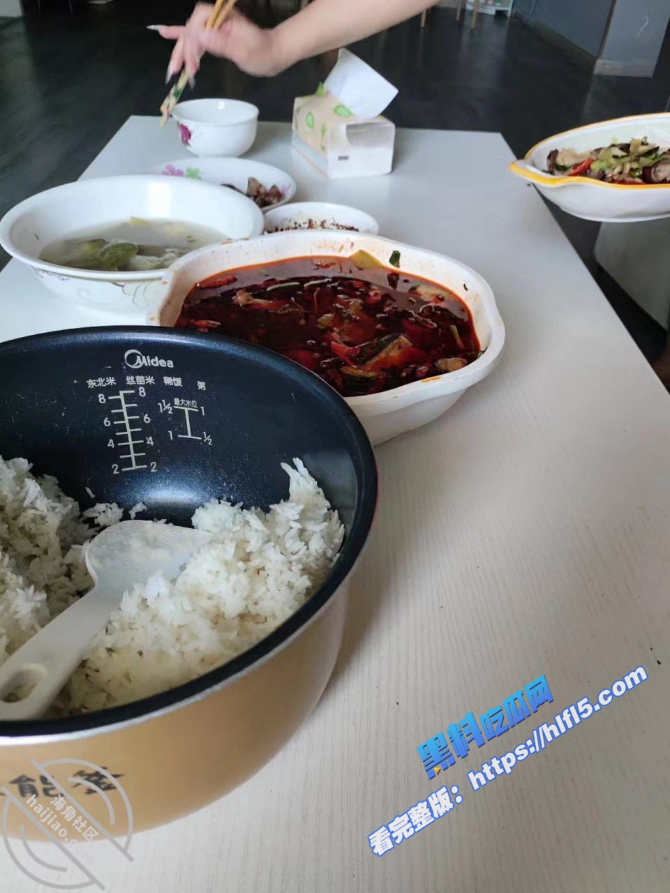 真实母子乱伦！近水楼台先操妈 巨乳妈妈第一次坐在我身上摇晃 直接把妈妈干高潮了！2