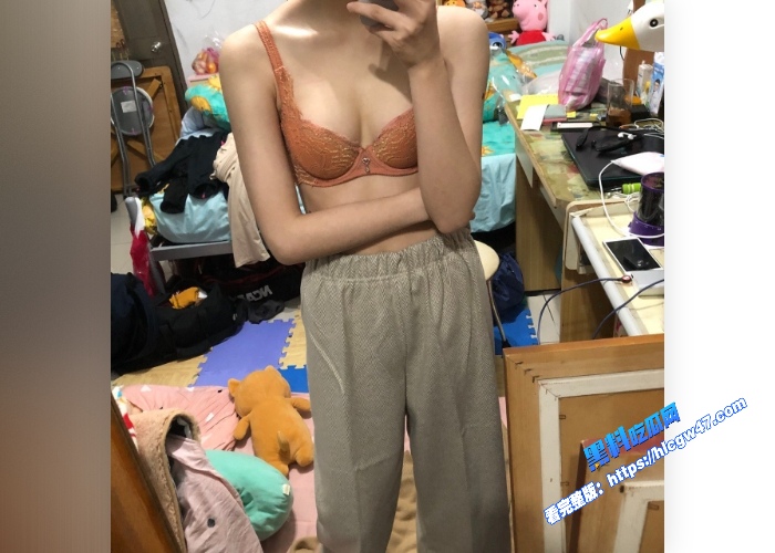 商学院清纯美女丽莉不雅露脸性爱视频流出人前是高冷女神 床上是发骚母狗各种姿势全来一遍 图4WH700x500px