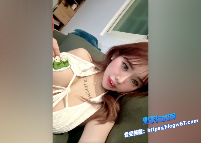 爆乳高颜值模特私拍福利视频流出这对大灯太润了极品阿黑颜反差无比没想到私底下如此淫荡 2 爆乳高颜值模特私拍福利视频流出这对大灯太润了极品阿黑颜反差无比没想到私底下如此淫荡 2