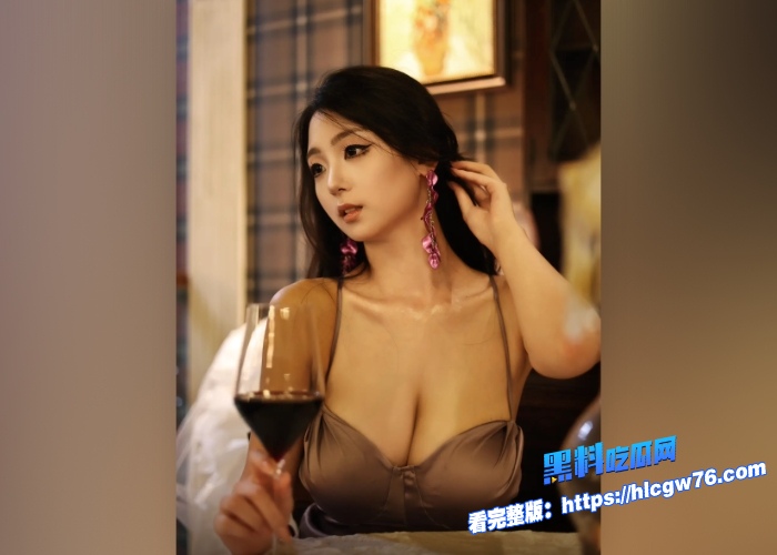 抖音百万粉舞蹈网红温可儿小熊软糖土豪粉丝定制裸舞自慰视频完整版曝光这豪华大奶给我乳交下感觉能爽飞天 图7