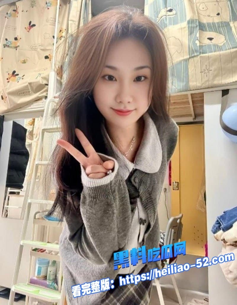 广西大二女生马雯借钱惨案为还债接受极致侮辱自慰视频流出趴地像母狗各种展示骚逼 8