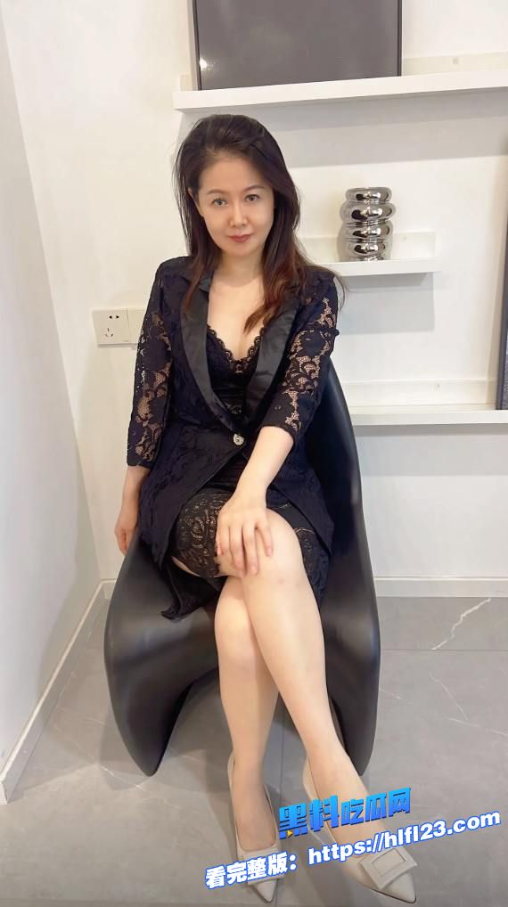 抖音万粉人妻熟女 菲菲姐 大量自慰视频被曝光 估计是没把大哥伺侯好吧？图