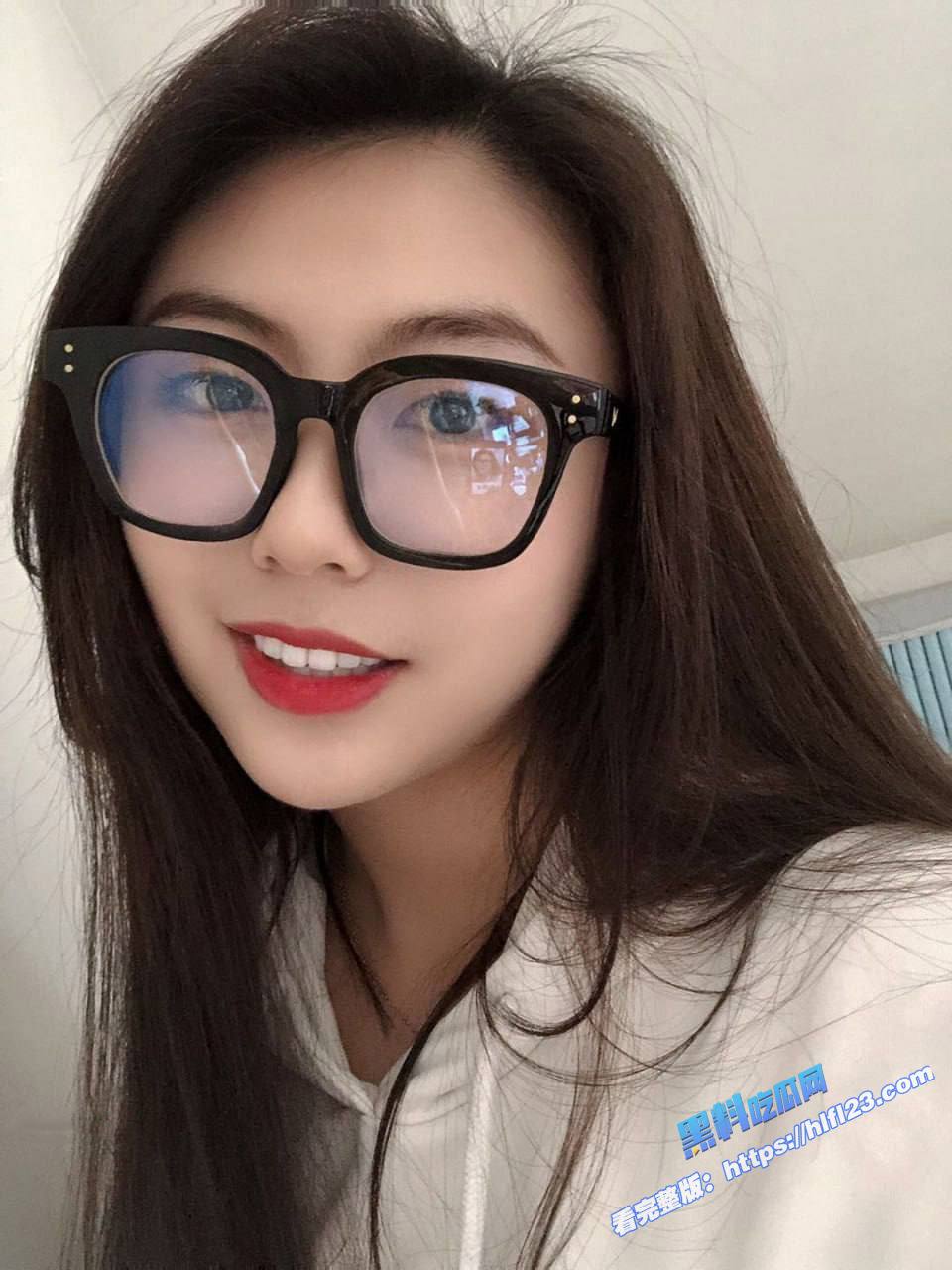 大学学生妹 反差少女按耐不住寂寞 性生活及其混乱 眼睛妹还是很骚！1