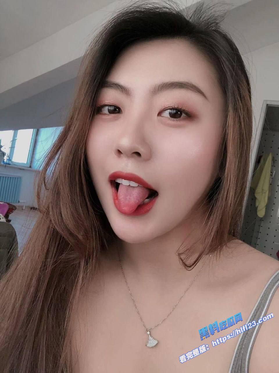 大学学生妹 反差少女按耐不住寂寞 性生活及其混乱 眼睛妹还是很骚！2