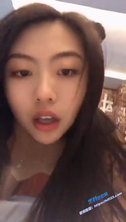 大学学生妹 反差少女按耐不住寂寞 性生活及其混乱 眼睛妹还是很骚！5
