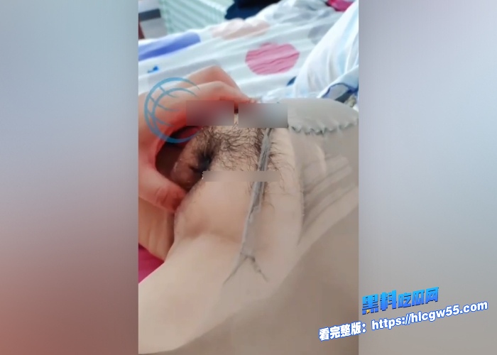 海角母子乱伦老妈生气了碎碎念哄老妈到床上按摸母老虎妈妈变成爱高潮的骚母狗了 图11WH700x500px