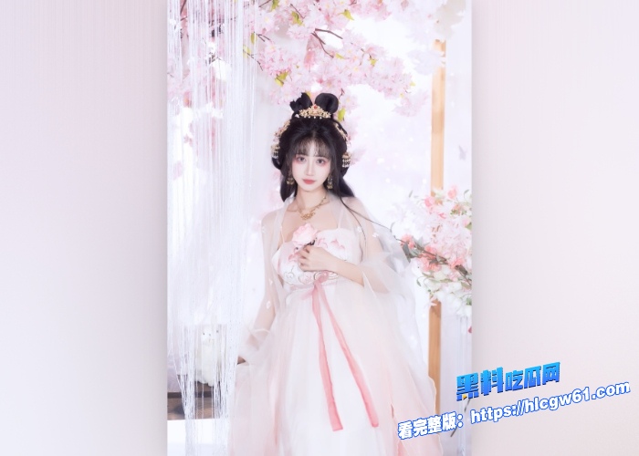 海角乱伦大神给姐姐汉服拍照为名勾引发生禁忌之恋,身材纤细美腿穿着肉丝后入操的好爽没忍住内射一整管 图4 海角乱伦大神给姐姐汉服拍照为名勾引发生禁忌之恋,身材纤细美腿穿着肉丝后入操的好爽没忍住内射一整管 图4