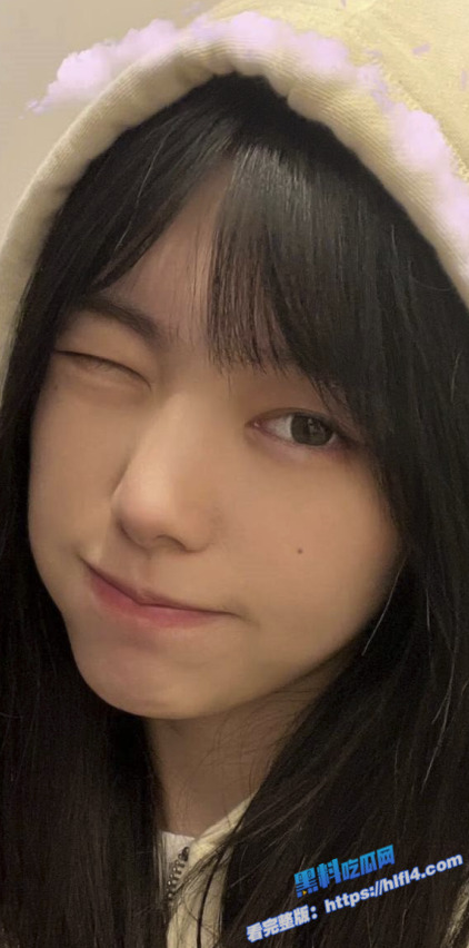 四川传媒学院校花 李琨萌 约炮体育生 被体育生公狗腰疯狂抽插 呻吟声回荡整个房间！1
