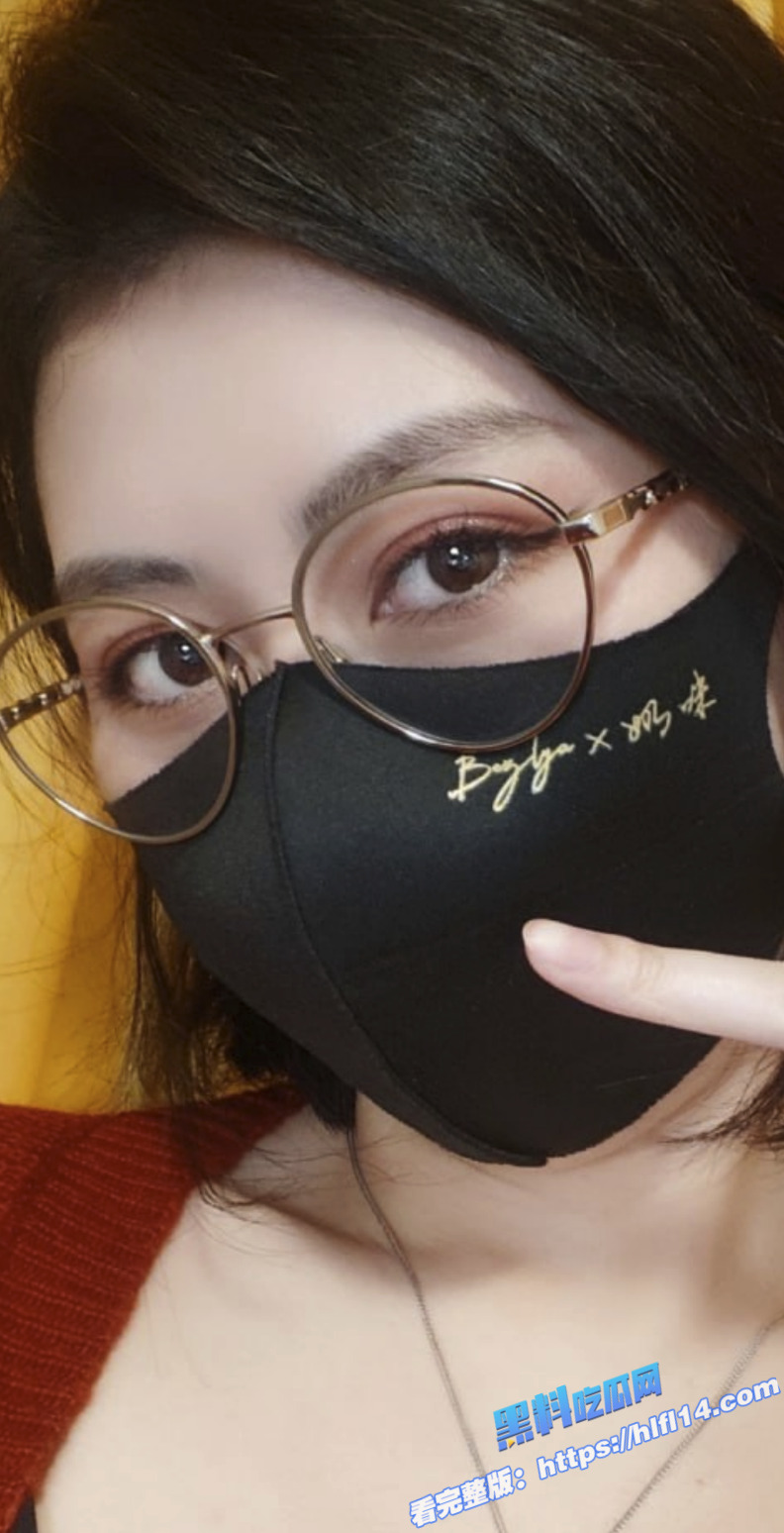 推特网红福利姬 奶咪Anaimiya 戴肛塞自拍外露展示性感蜜桃臀 激情自慰爽翻天！1