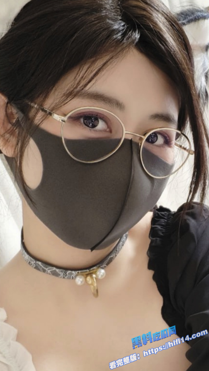 推特网红福利姬 奶咪Anaimiya 戴肛塞自拍外露展示性感蜜桃臀 激情自慰爽翻天！2
