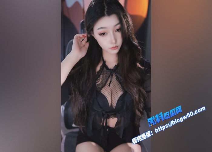 B站御姐主播BB卡舰长定制福利流出红色情趣战衣丰润曲线极致淫骚诱惑力拉满 图7WH700x500px
