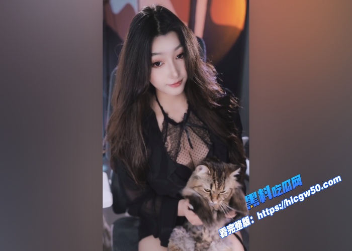 B站御姐主播BB卡舰长定制福利流出红色情趣战衣丰润曲线极致淫骚诱惑力拉满 图8WH700x500px