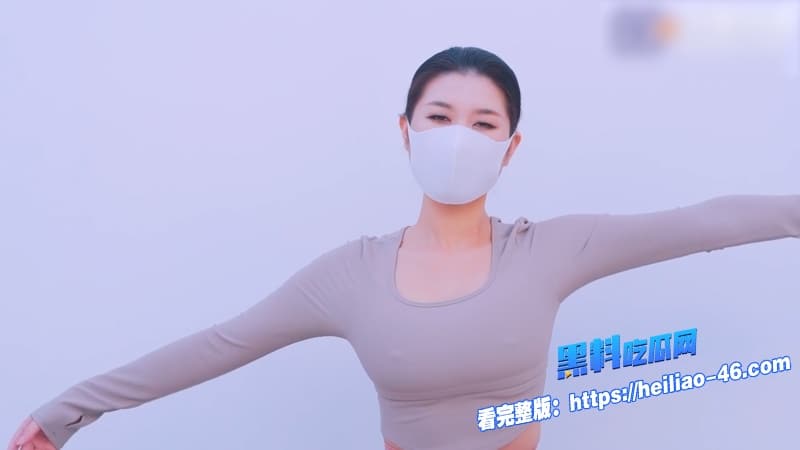 寸止挑战高颜值嫩模身穿瑜伽裤听从指令全程指挥撸管最后自动炮机看的是真的绝5