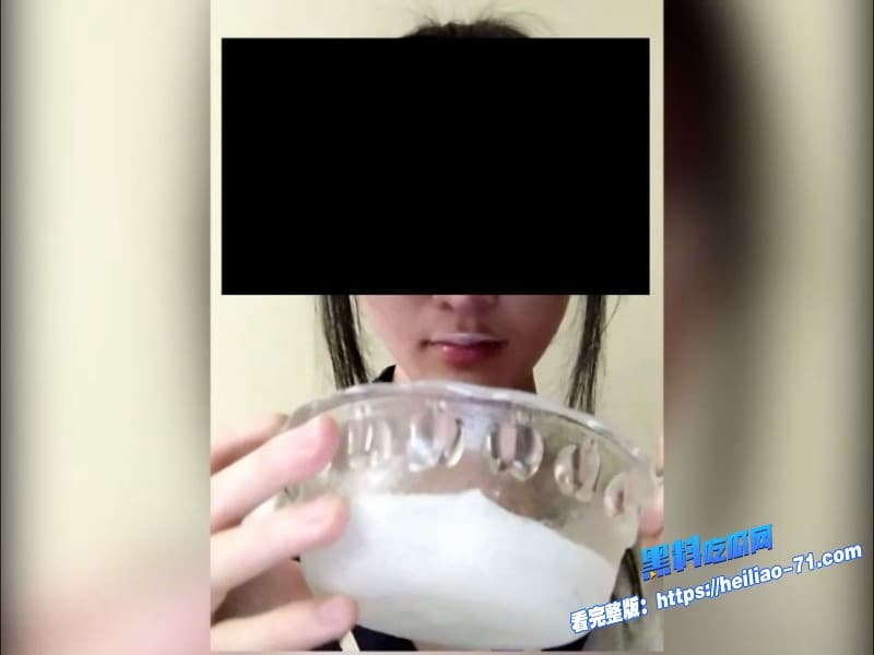 伪娘酸奶插尿管灌入膀胱后尿出来狂饮画面有点重口但超级下流刺激14 伪娘酸奶插尿管灌入膀胱后尿出来狂饮画面有点重口但超级下流刺激14