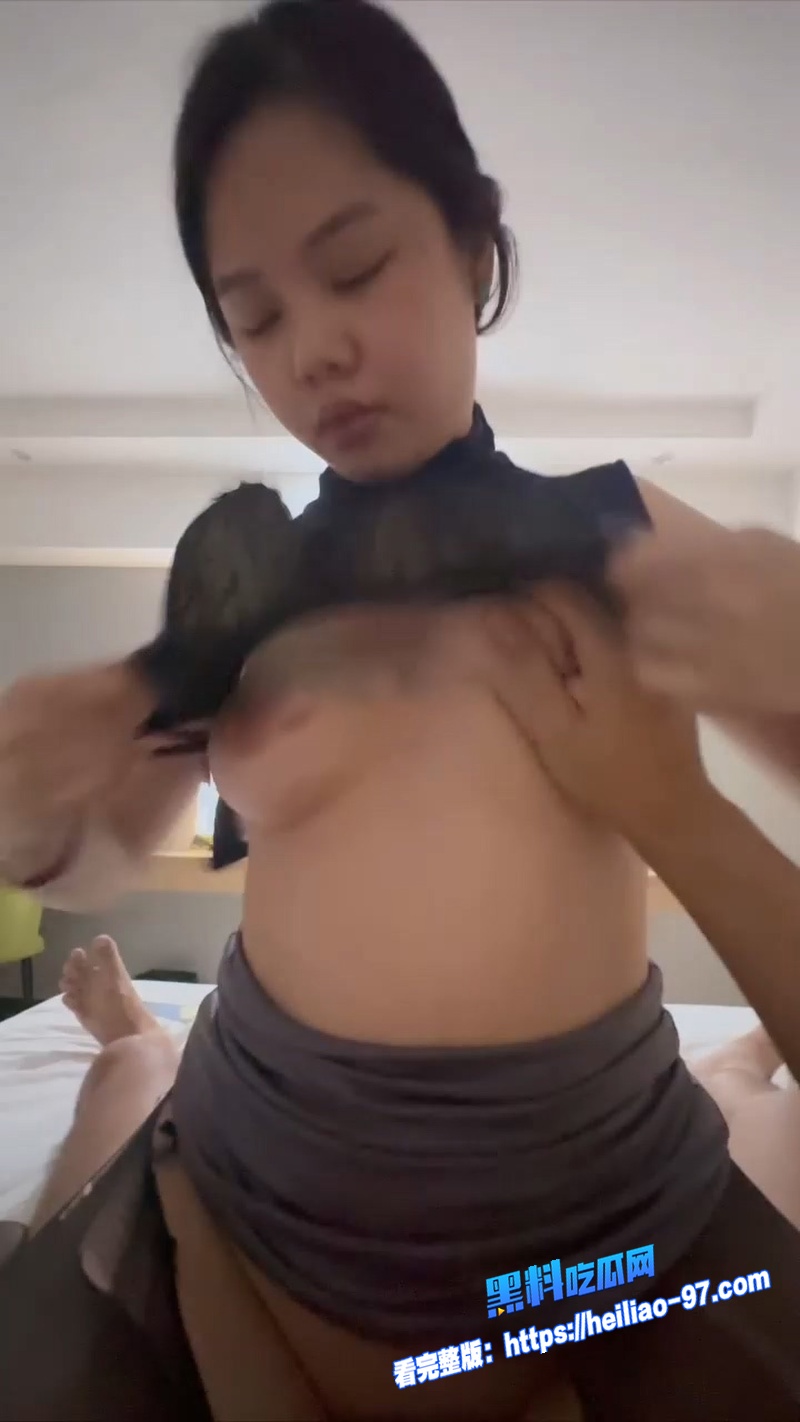 河南26岁酒店前台经理小少妇 被客人搭讪加微信约到房间 撕黑丝狂操母狗 画面极度淫乱刺激图2 河南26岁酒店前台经理小少妇 被客人搭讪加微信约到房间 撕黑丝狂操母狗 画面极度淫乱刺激图2