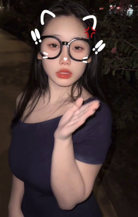 宝妈 哇塞乔宝裸照