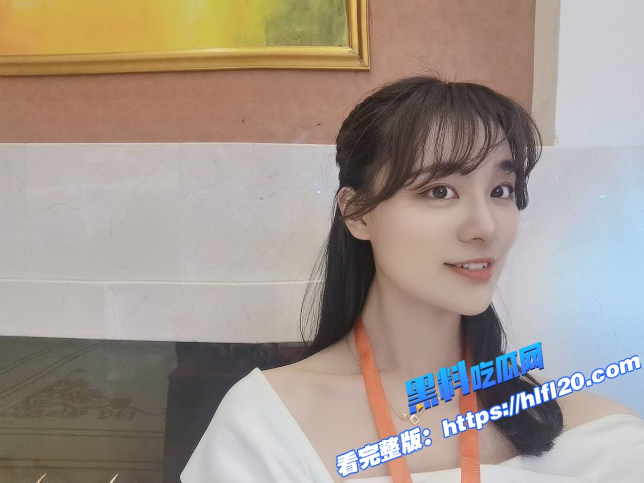 湖南清纯女老师 刚毕业被老头包养当母狗调教 喜欢sm捆绑 极品反差婊母狗！图1