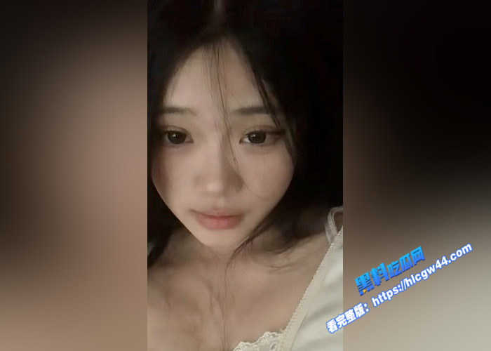 高颜值女大学生 口交挑逗欲火焚身 无套后入狂野抽插 娇喘呻吟看完让人好想要1