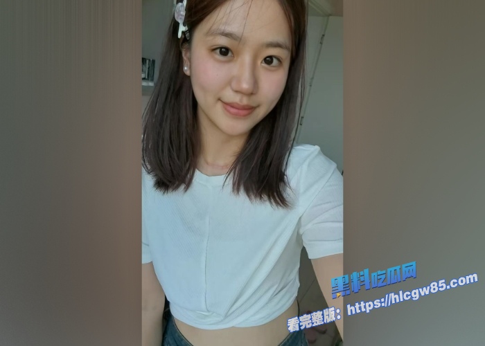 离婚后老爸硬鸡巴猛操粉嫩女儿 1 离婚后老爸硬鸡巴猛操粉嫩女儿 1