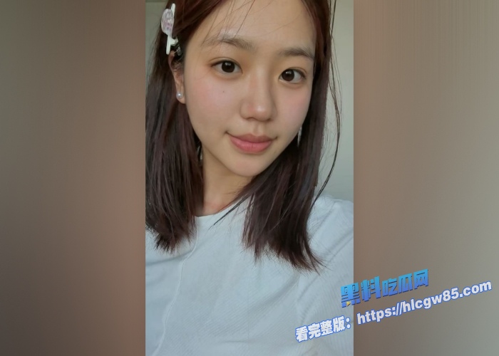 离婚后老爸硬鸡巴猛操粉嫩女儿 2 离婚后老爸硬鸡巴猛操粉嫩女儿 2