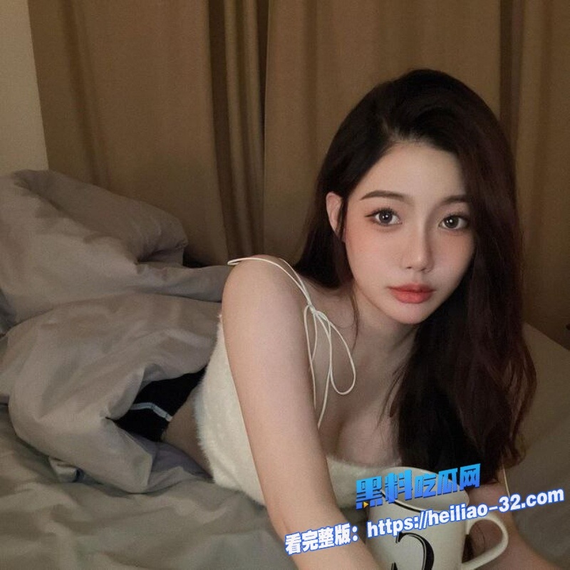 台湾高颜值网红美睫师ChloeLin清纯外表下惊人反差私下与摄影师激情缠绵6