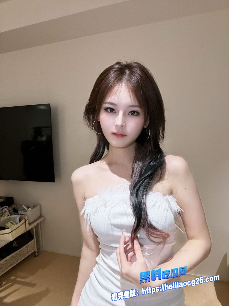 极品反差婊肉臀果儿1