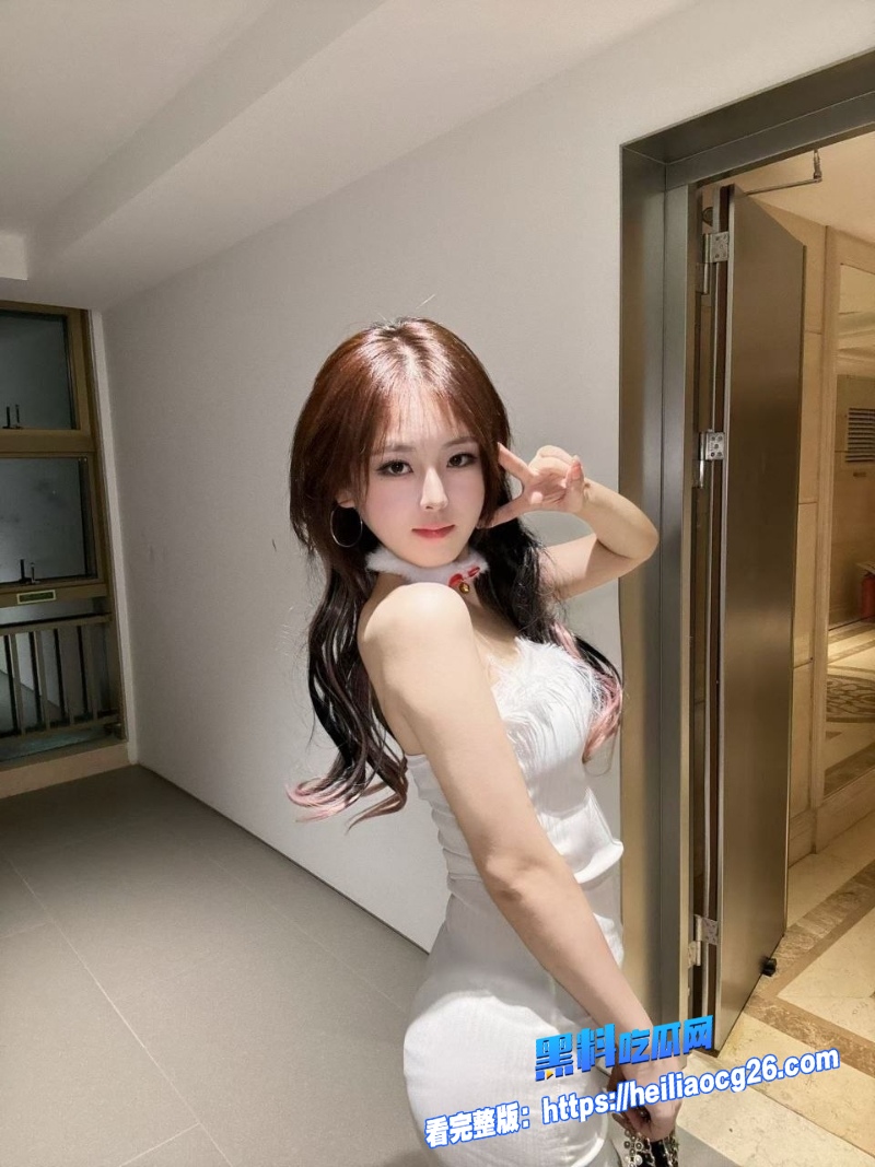 极品反差婊肉臀果儿2