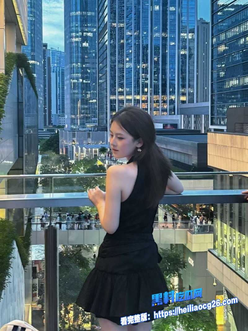 极品反差婊肉臀果儿3