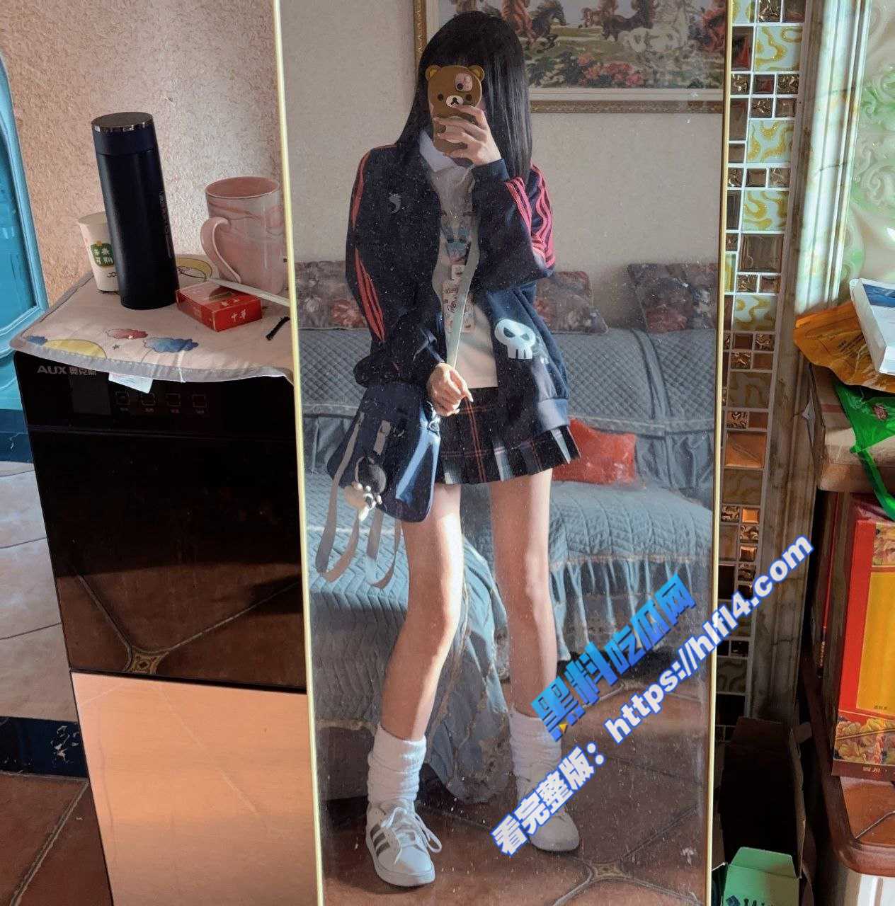 极度反差高中生清纯美少女的代表 日常生活是女神 私下是金主的母狗！ 图1