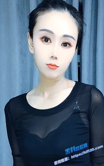 快手网红少妇 七姐 裸体自慰用玩具对着镜头猛插小穴 不雅自慰视频流出！2