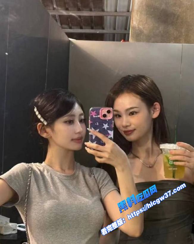 推特约炮大神酒店调教极品巨乳萝莉吃鸡吧女仆装无套中出大奶摇晃吸引眼球 图2