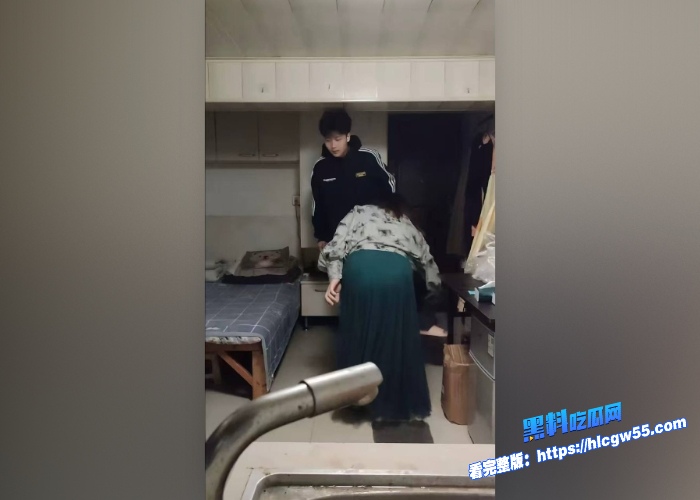 伪娘阿红色诱猛男第二期60岁百变大叔红姐三年约炮千位直男直男们来都来了含着泪也要把炮打完 图6