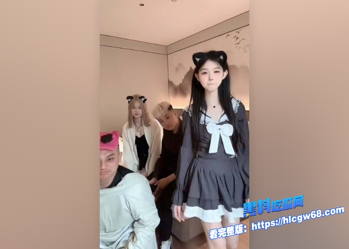 抖音四十万粉丝颜值网红诗颖彻底翻车不雅视频遭曝光私下骚操作让粉丝看傻眼被黄毛死死拿捏了 图6 抖音四十万粉丝颜值网红诗颖彻底翻车不雅视频遭曝光私下骚操作让粉丝看傻眼被黄毛死死拿捏了 图6