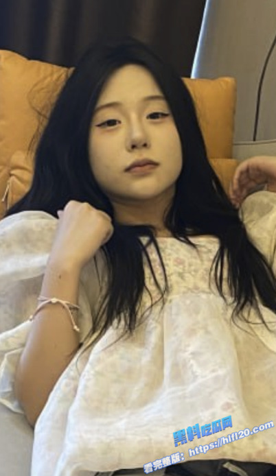 极品模特萝莉 婉婉 娇小可爱嫩妹 大尺度私拍套图写真 拍摄花絮被曝光！3
