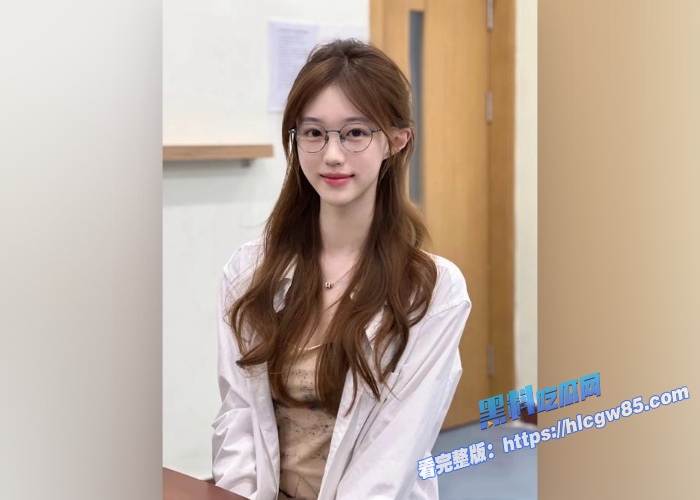 CB站华裔清纯在读眼镜妹Voikik 5